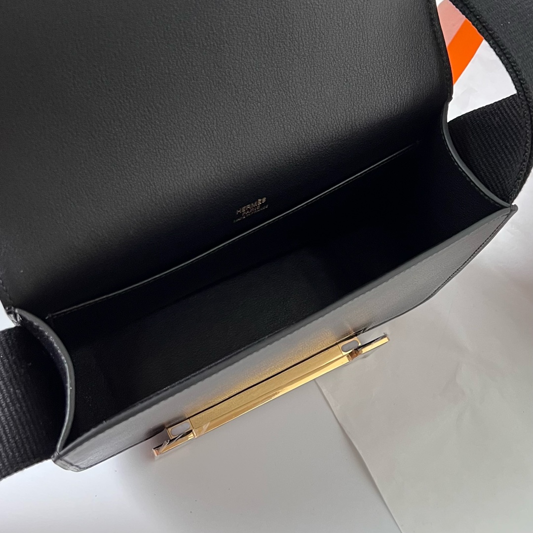 Hermes Geta Shoulder Bag In Black Mysore Goatskin Leather